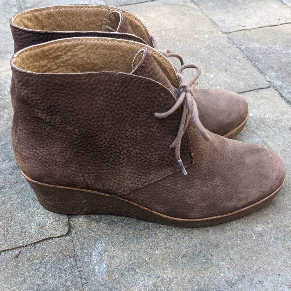 Lucky Boots - Picture 4 of 7